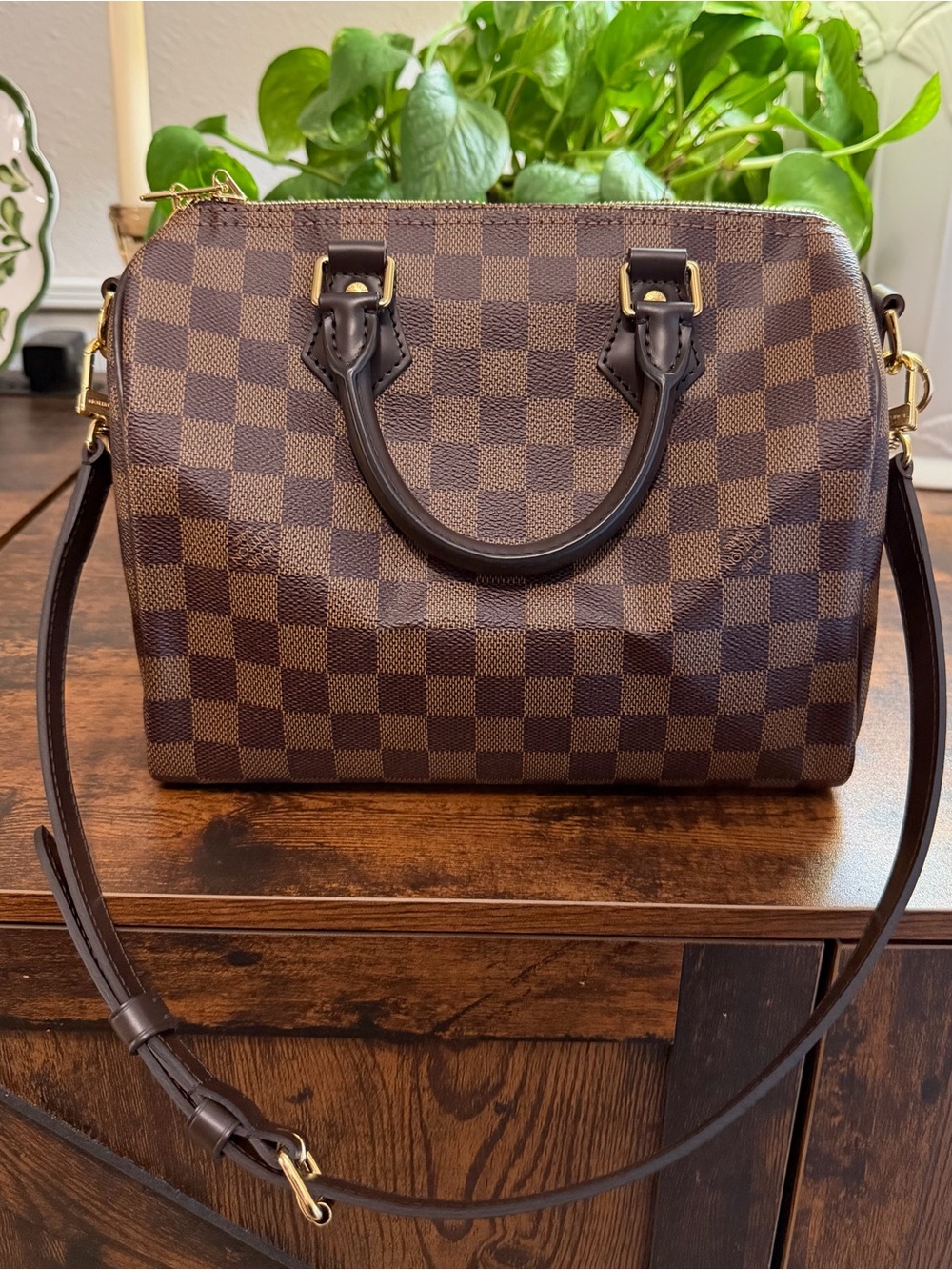 Authentic Louis Vuitton Speedy Bandoulière 25 in Damier Ébene
